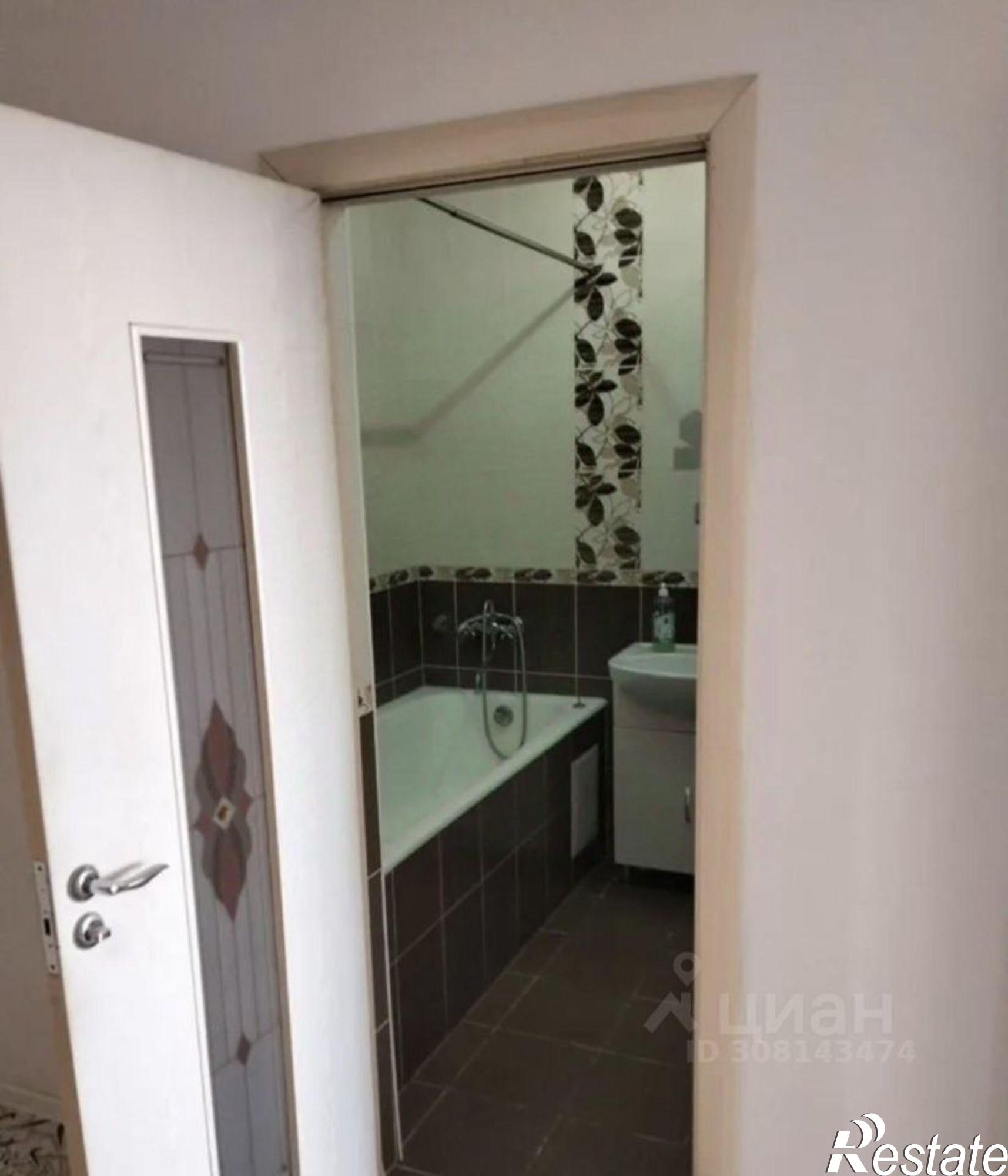 Купить квартиру за 10 050 000 рублей на ул Горбунова, 19