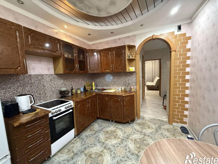 3-комн квартира 6-й микрорайон, 14А