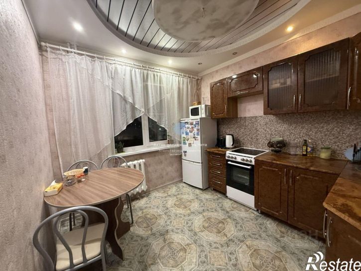 3-комн квартира 6-й микрорайон, 14А