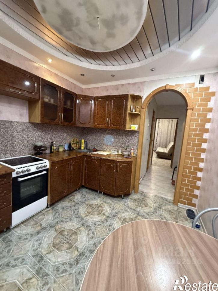 3-комн квартира 6-й микрорайон, 14А