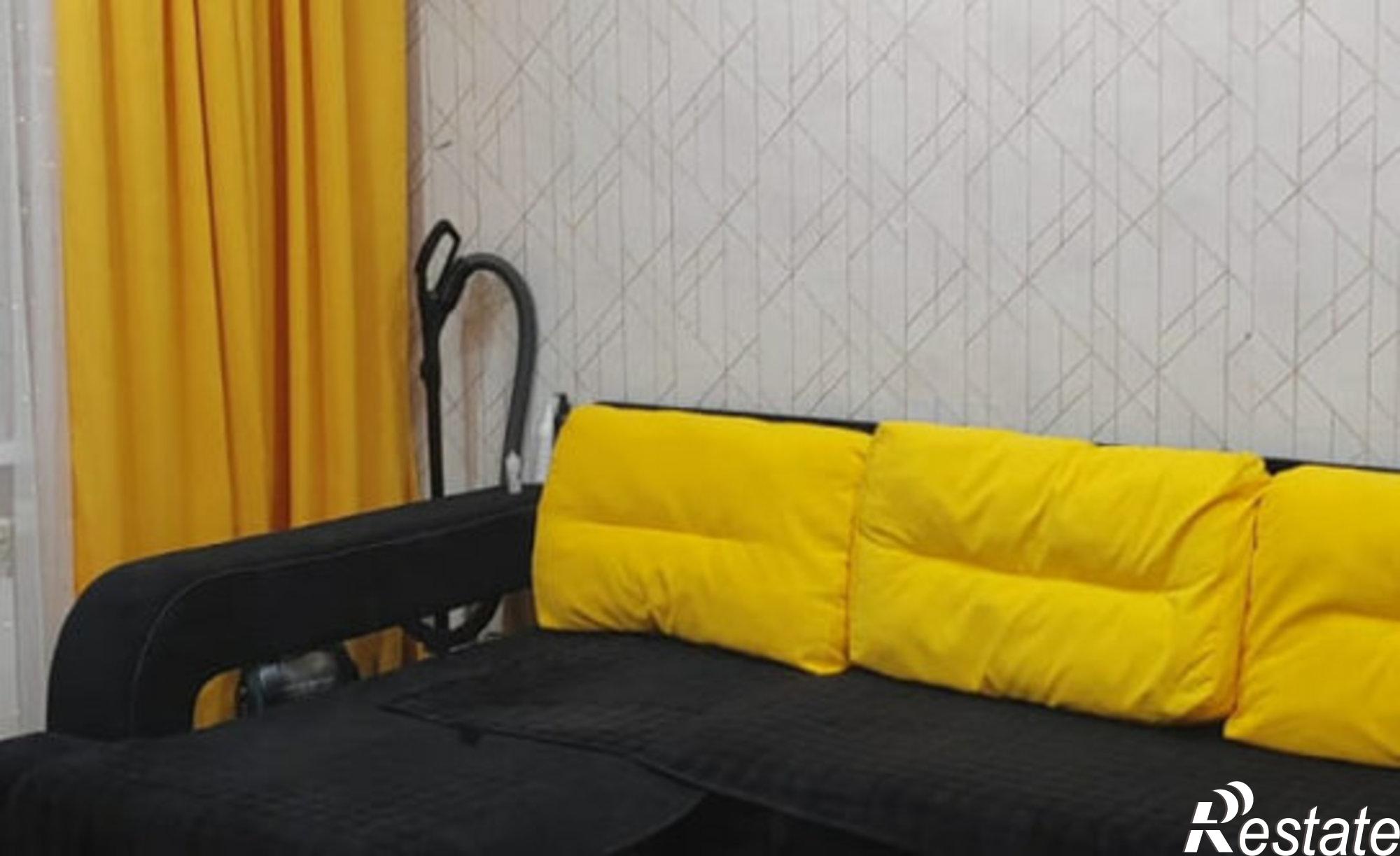 Купить квартиру за 2 150 000 рублей на Чернышевский муниципальный округ, посёлок городского типа Жирекен, 40