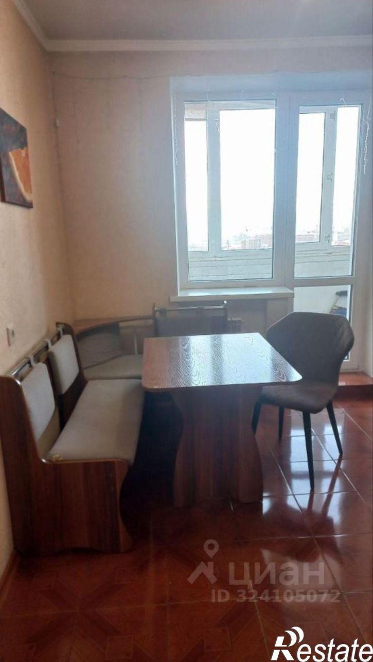 2-комн квартира Украинский б-р, 15,  д. 15