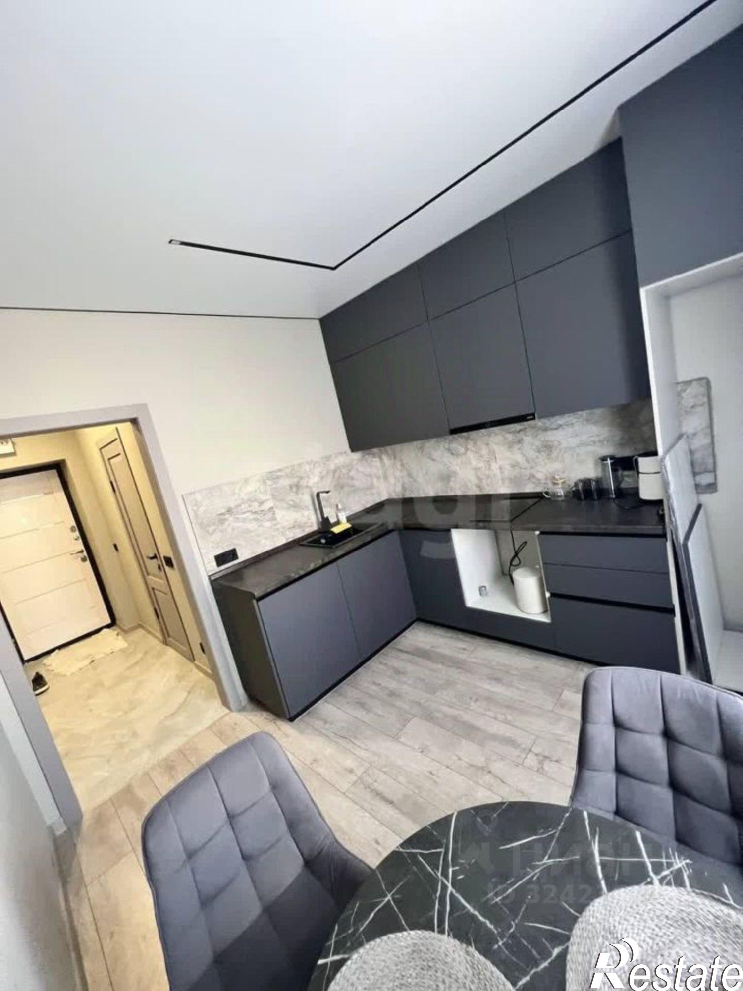 Сдать квартиру за 70 000 рублей на Геологический пер, 8