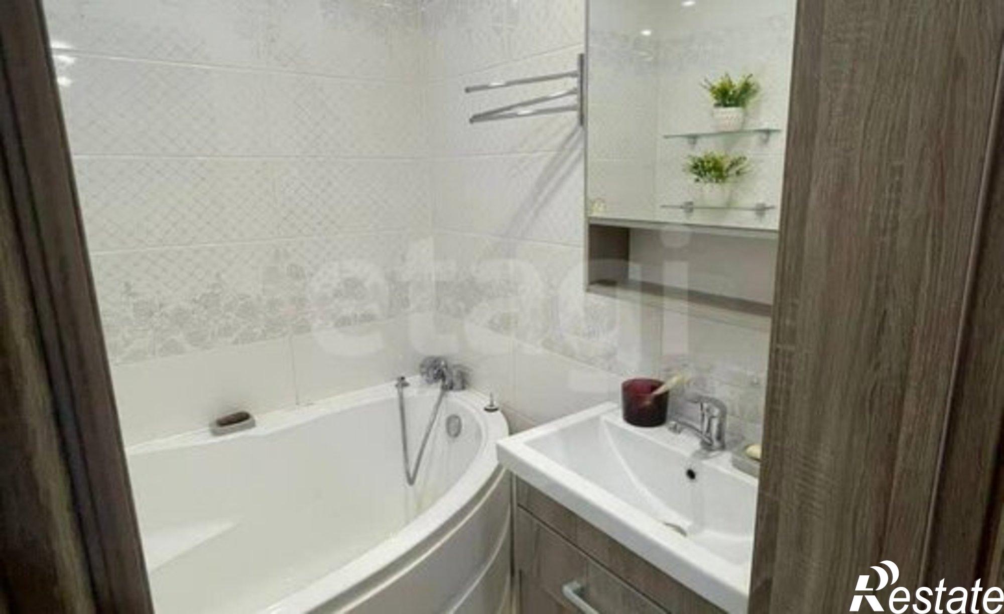 Купить квартиру за 10 000 000 рублей на Чита, 1-й микрорайон, 33