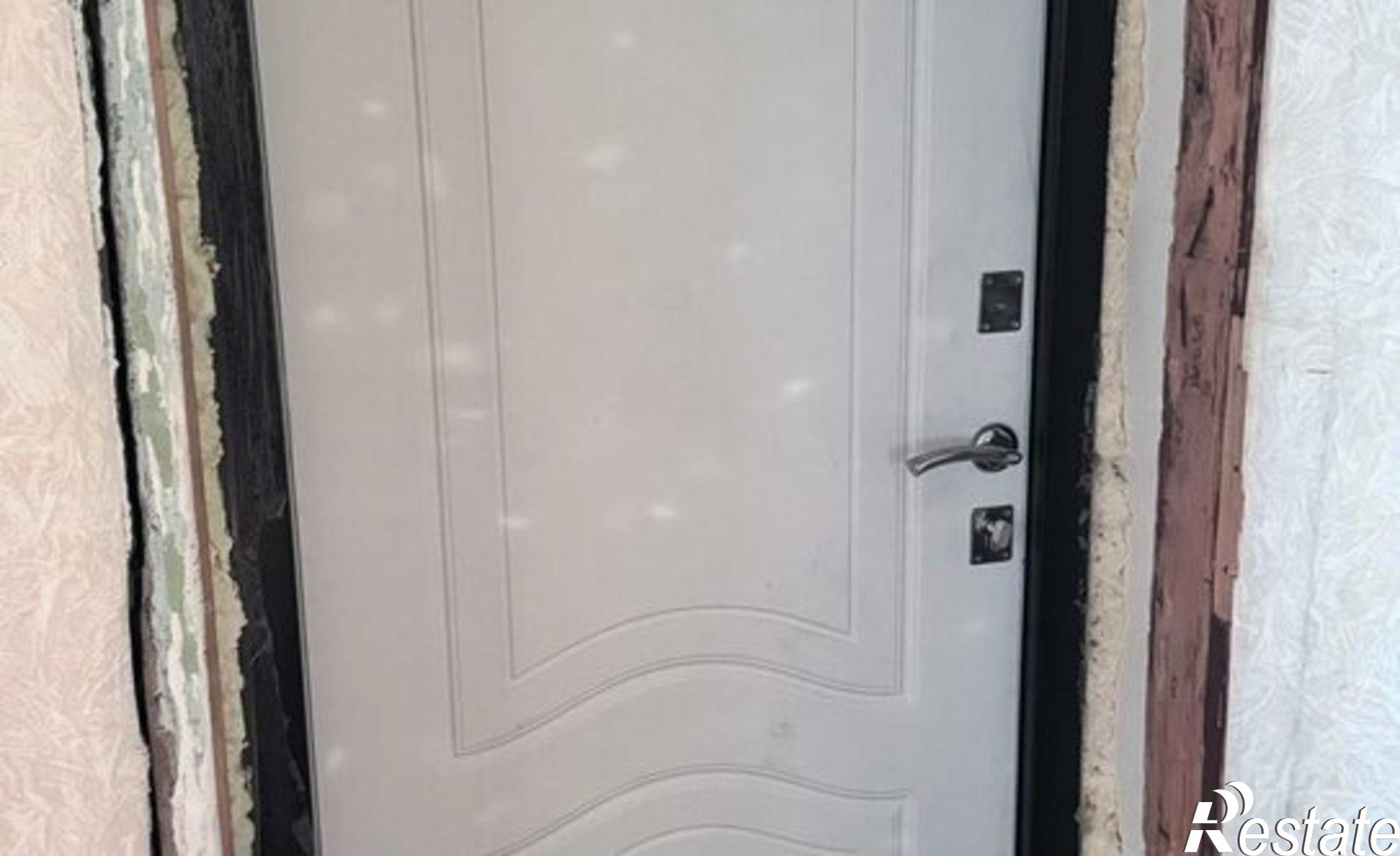 Купить квартиру за 1 600 000 рублей на Чернышевский муниципальный округ, посёлок городского типа Жирекен, 10