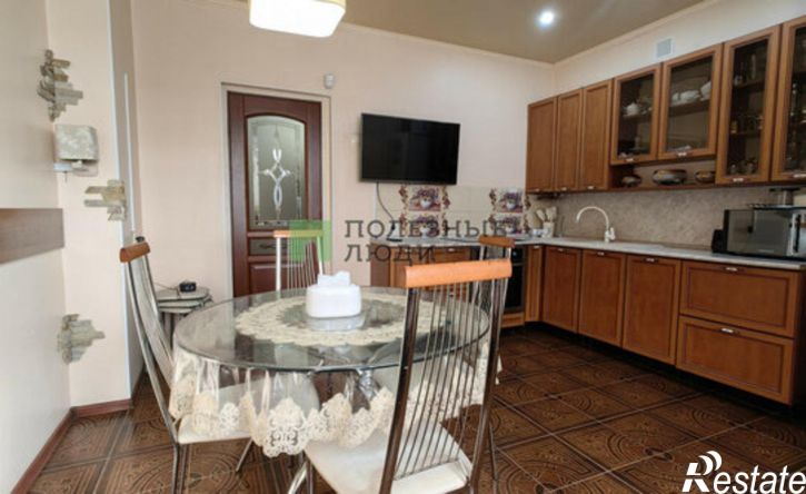 3-комн квартира ул Столярова, 14,  д. 14