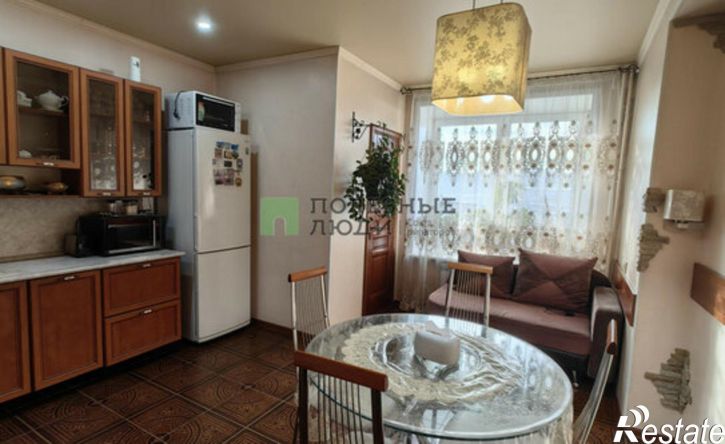 3-комн квартира ул Столярова, 14,  д. 14