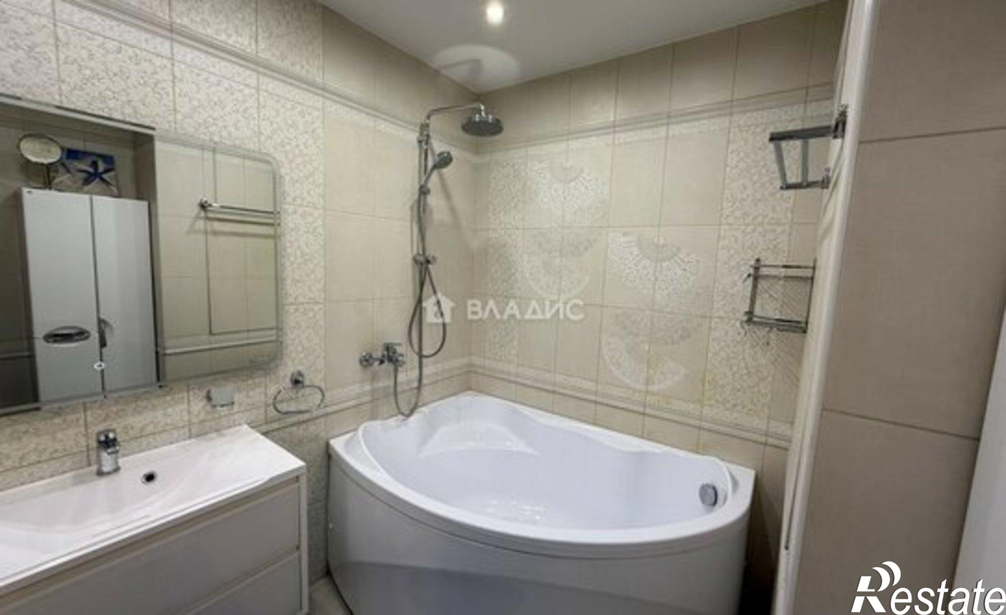 Купить квартиру за 13 200 000 рублей на ул Курнатовского, 26